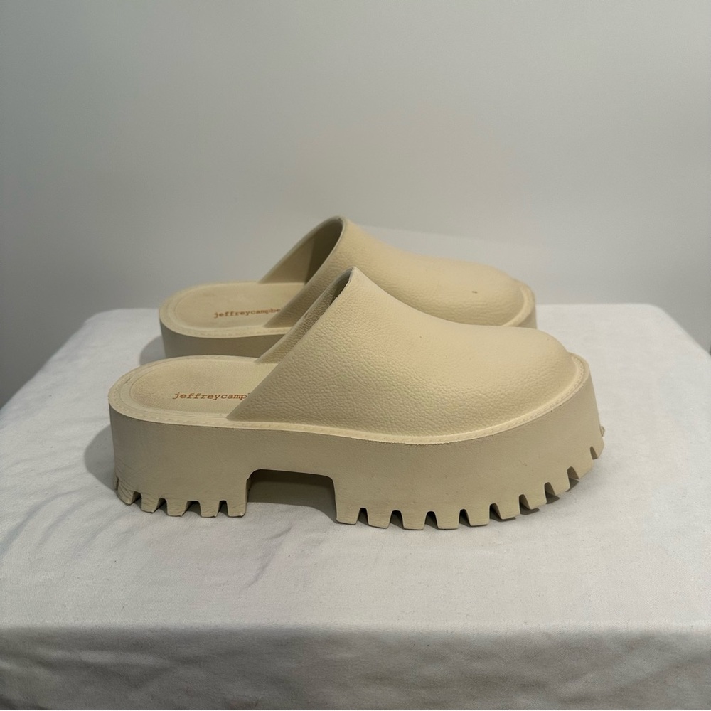 Jeffrey Campbell Tan Mules Clog Versatile Chic Design Size 7